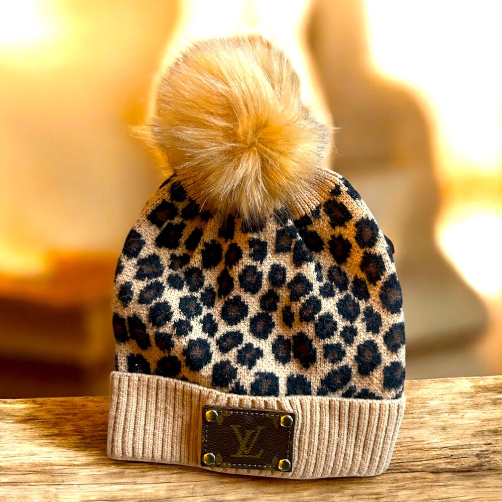Leopard Pom Pom‎ Beanie W Louis Vuitton patch